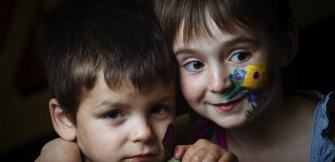Правила благотворительности украинцев: каждый второй помогает, молодежь никому не верит - Фото
