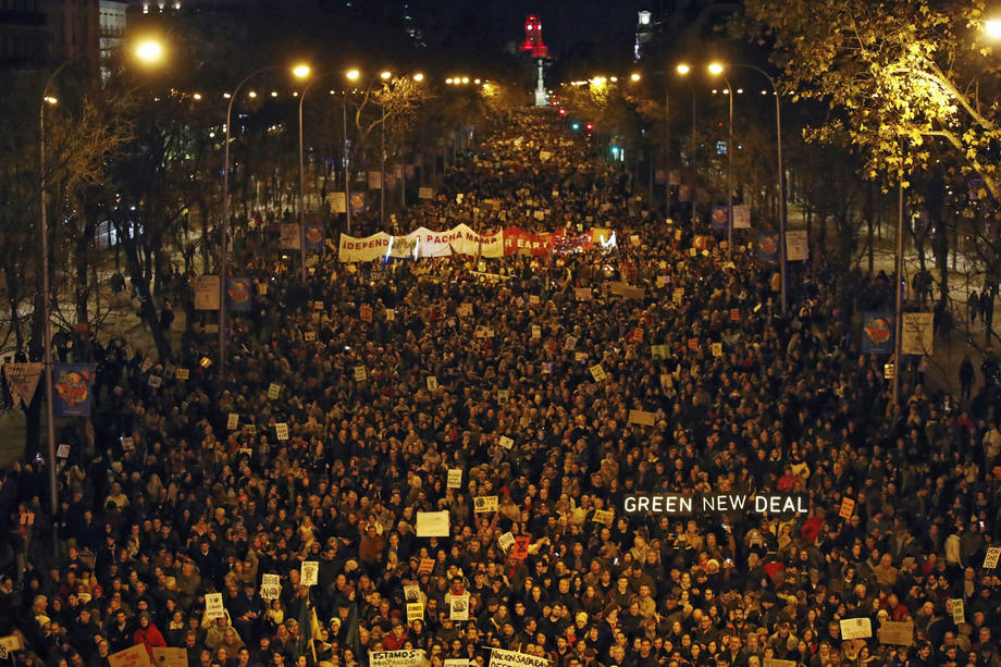 Мадрид. Экоактивистка Грета Тунберг поддержала многотысячный марш