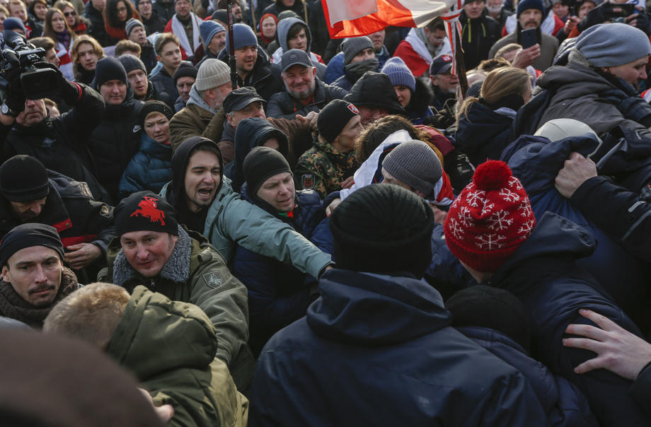 null В Беларуси проходят акции протеста против интеграции с РФ: фото
