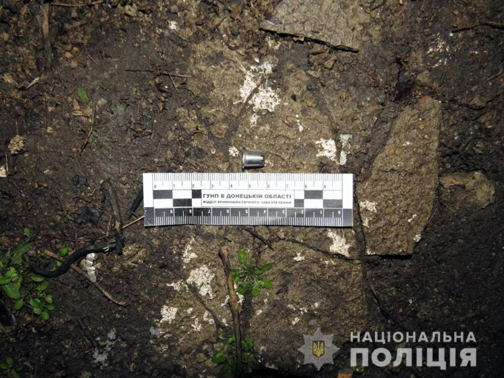 На Донбассе обстреляли автомобиль: нападавших задержали - фото