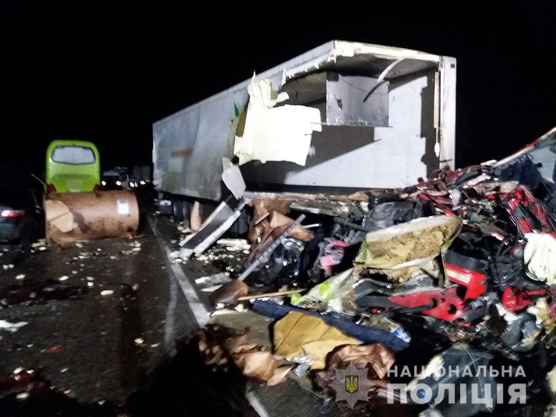 Под Черниговом разбился рейсовый автобус: есть жертвы – фото