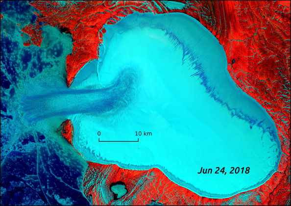 Огромный ледник стекает в океан с рекордной скоростью – видео
