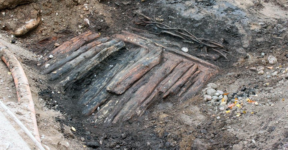 фото - Arkeologikonsult. 400 лет. В центре Стокгольма нашли древний корабль: фото