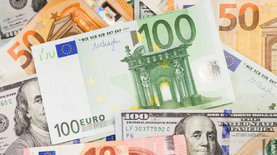 Доллар подорожал, а евро подешевел. Курсы валют в банках