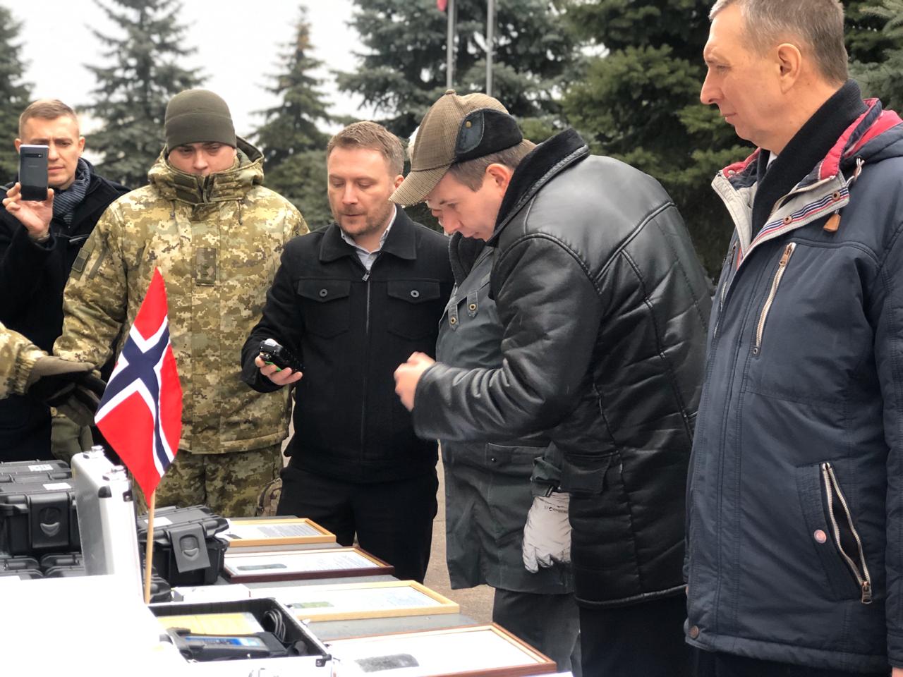 Норвегия передала оборудование пограничникам на Донбасс: фото