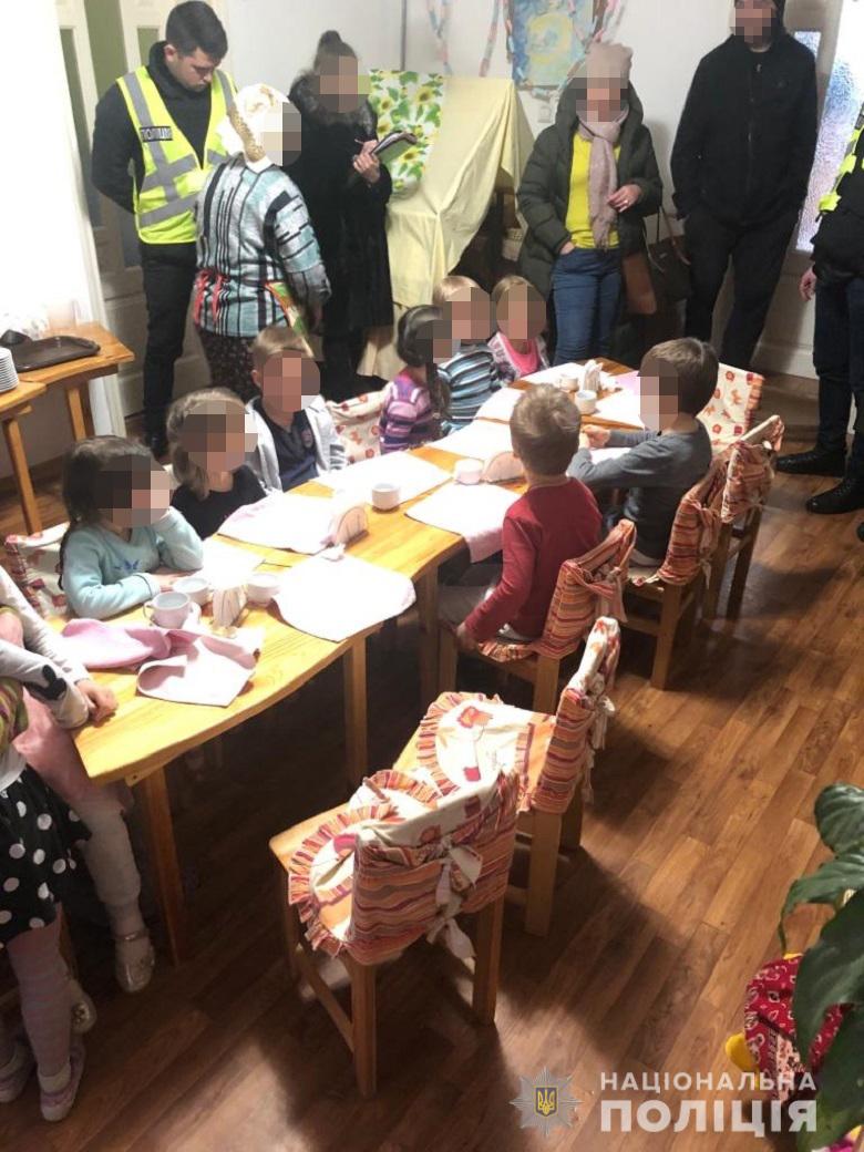 В Киеве полиция обнаружила частный "детский сад": фото