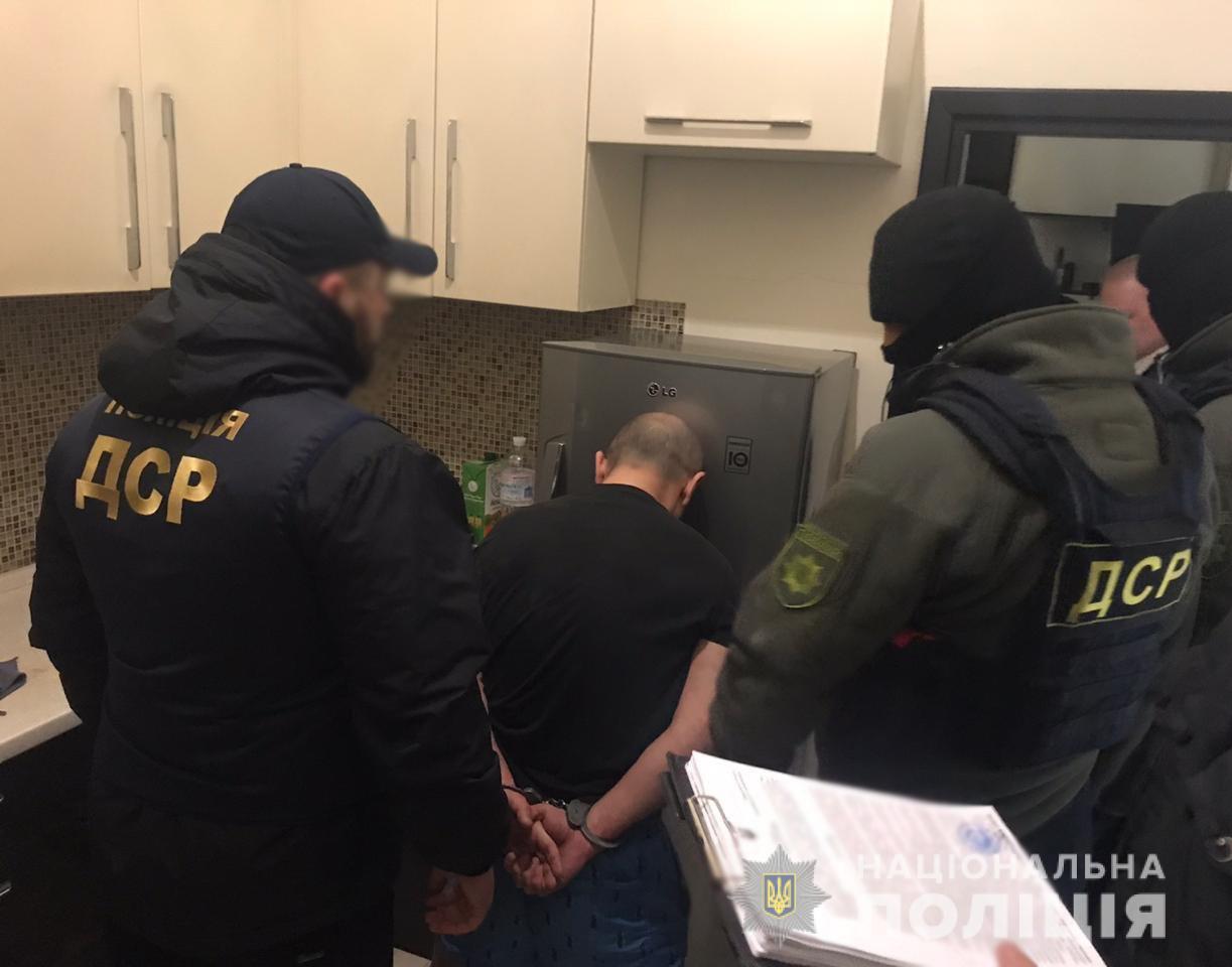 Фото 3 - пресс-служба НПУ В Одессе спецназ "взял" ОПГ: подозреваются в разбое - видео, фото