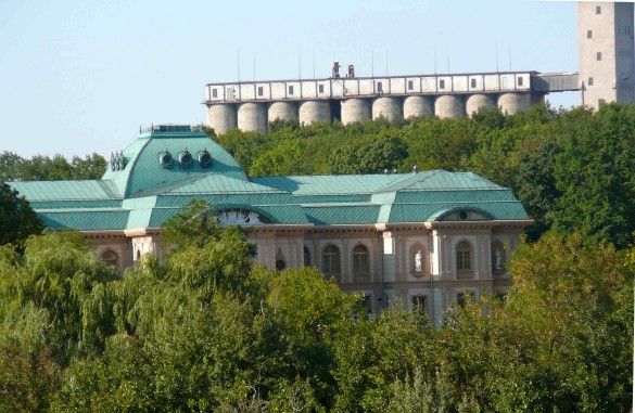 Особняк Рината Ахметова в Донецке, фото: TSN.ua Особняк Рината Ахметова в Донецке, фото: TSN.ua