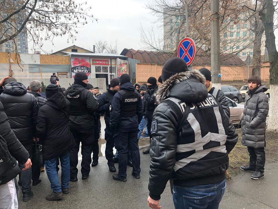 У киевской мечети полиция устроила облаву на нелегалов - муфтий