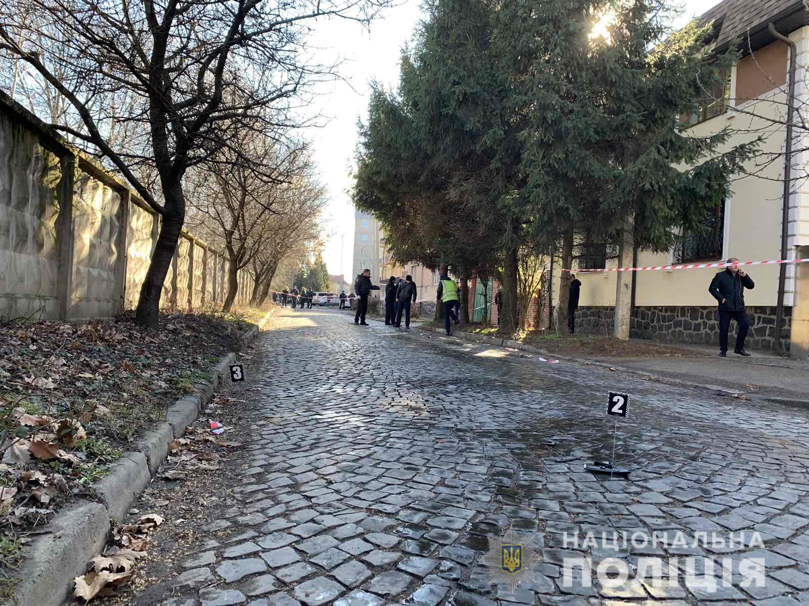 В Мукачево произошла перестрелка: есть раненые - фото