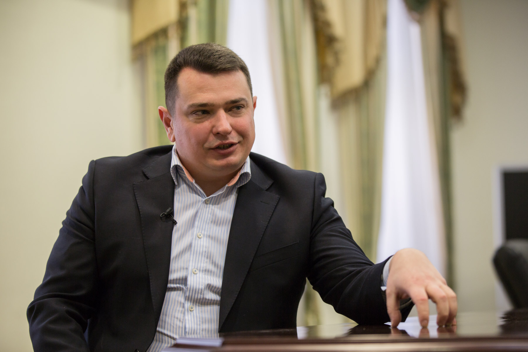 Обстрел автобуса, закрытие границ и "подвиги" на бактериальном уровне: новости недели