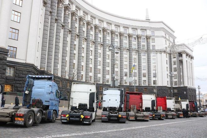 Бизнес-неделя: Дорожный бум от Зеленского, бунт дальнобойщиков, продажа порта под Одессой