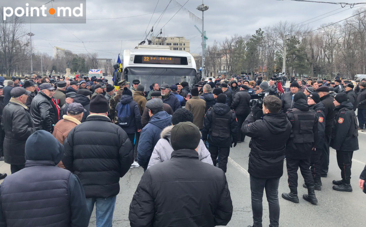 В Молдове блокируют здание правительства: требуют отставки Додона – видео