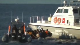 У берегов Греции открыли огонь в сторону беженцев – видео