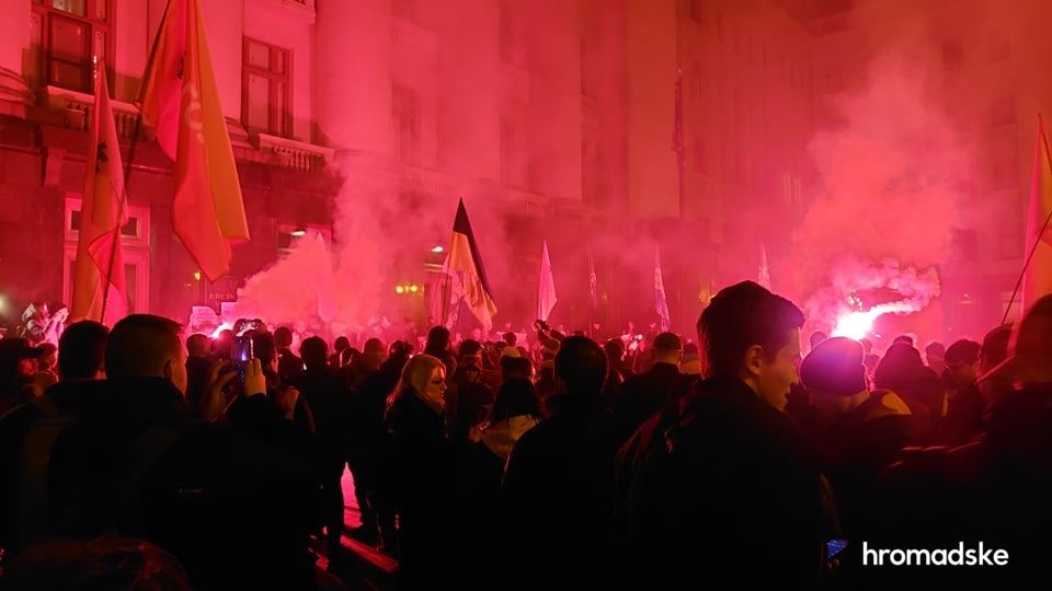 Митинг возле Офиса президента (Фото: hromadske)
