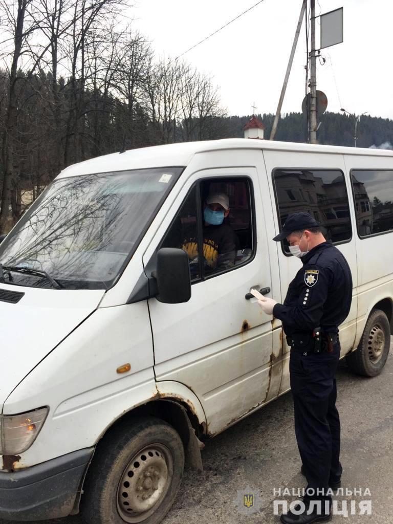 Проверка водителей в связи с карантином: фото