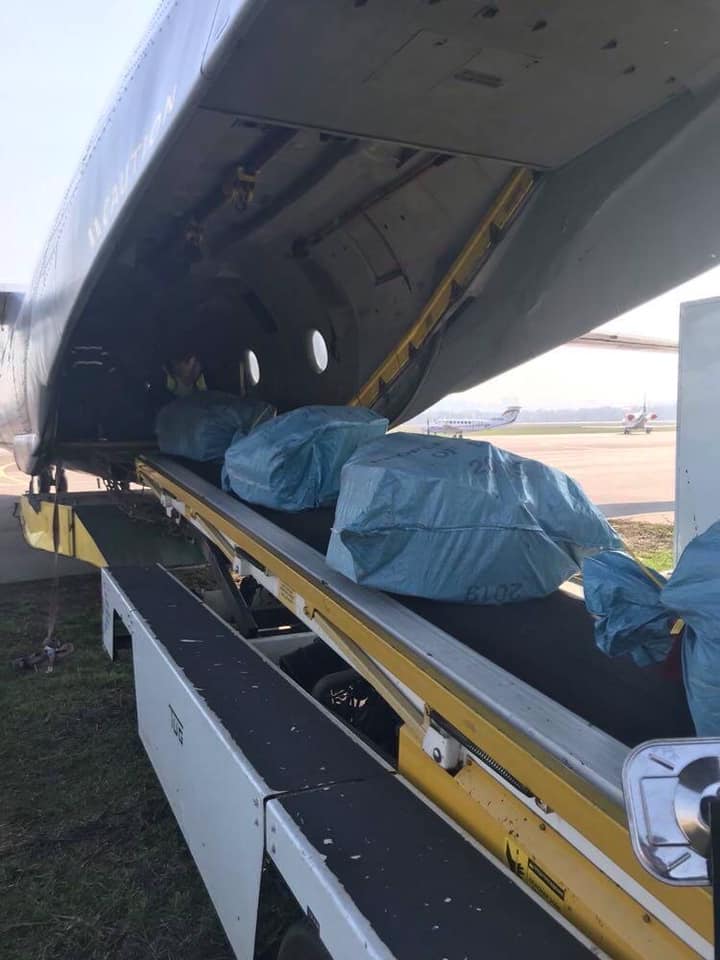 Укрпочта наладила чартерное авиасообщение На время карантина Укрпочта будет отправлять посылки чартерами