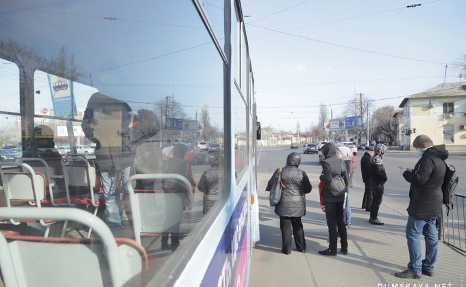 Карантин в Одессе. Пробежки на улицах и работа транспорта по спецрежиму: фото