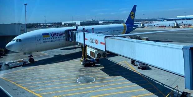 Из США и Канады домой без проверки перед посадкой летят 628 украинцев – фото