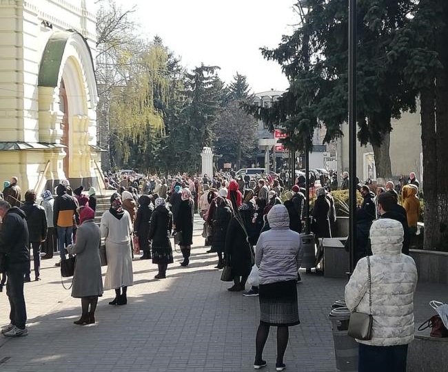 Песах, Пасха, Рамадан. Как церкви и общины в Украине уходят на карантин