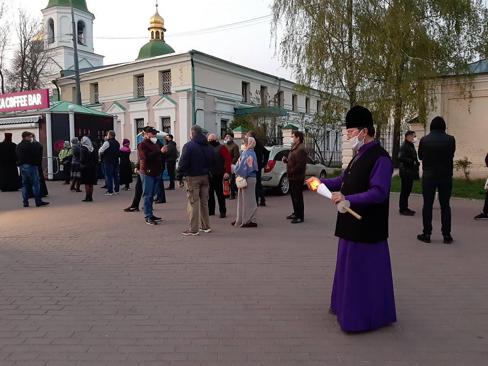 На краю ночи. Как Киев праздновал Пасху: репортаж