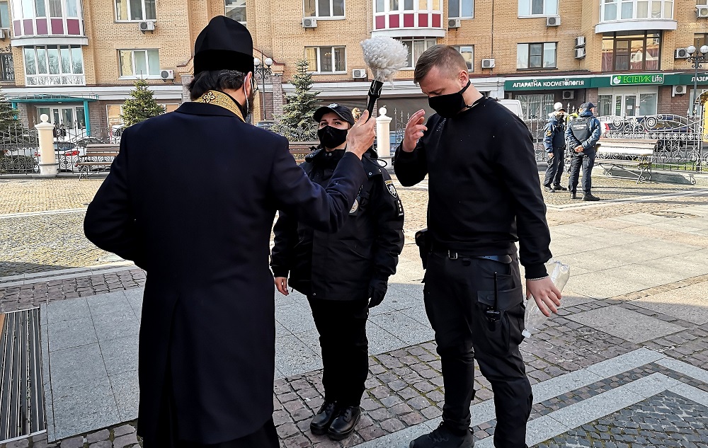 На краю ночи. Как Киев праздновал Пасху: репортаж