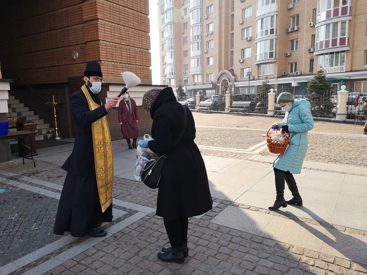 На краю ночи. Как Киев праздновал Пасху: репортаж