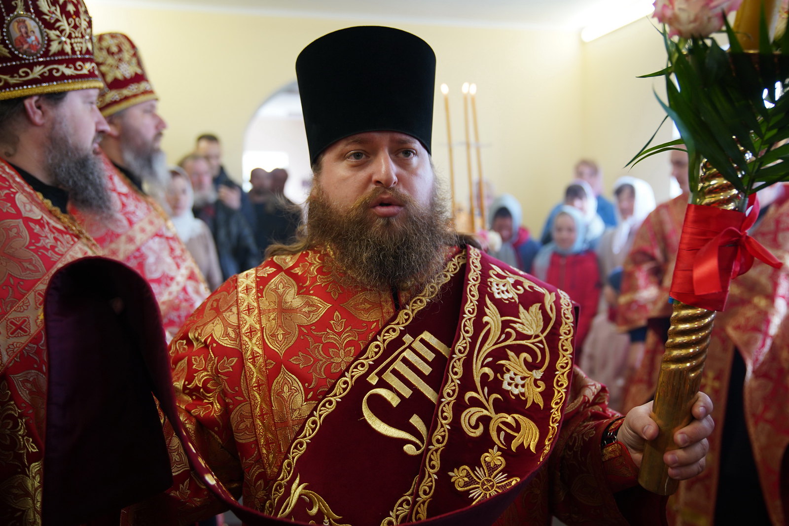Лавра, которой можно все: скандальная Пасха в Святогорске. Разбор