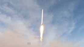 Иран успешно отправил на орбиту первый военный спутник: видео