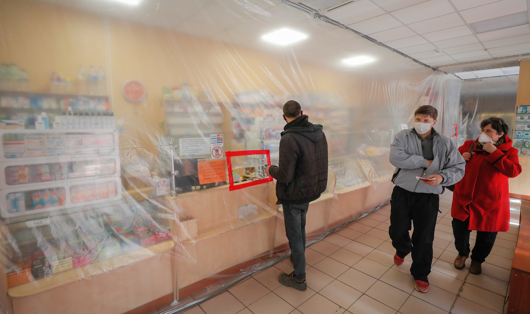 Бизнес-неделя: гривню штормит, зарплаты айтишников растут, а НБУ повысил ключевую ставку