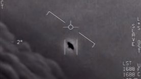 Пентагон официально опубликовал кадры с НЛО – видео
