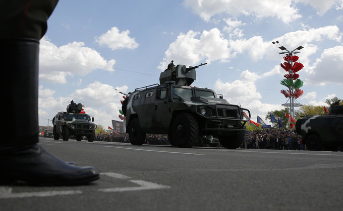 Лукашенко провел парад в Минске, невзирая на коронавирус: фото, видео