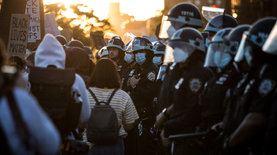 Столкновения в Миннеаполисе. Полицейские обстреляли съемочную группу DW: видео