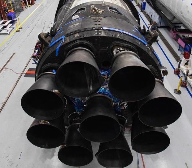Ракета SpaceX установила рекорд: пять полетов многоразовой ступени – видео