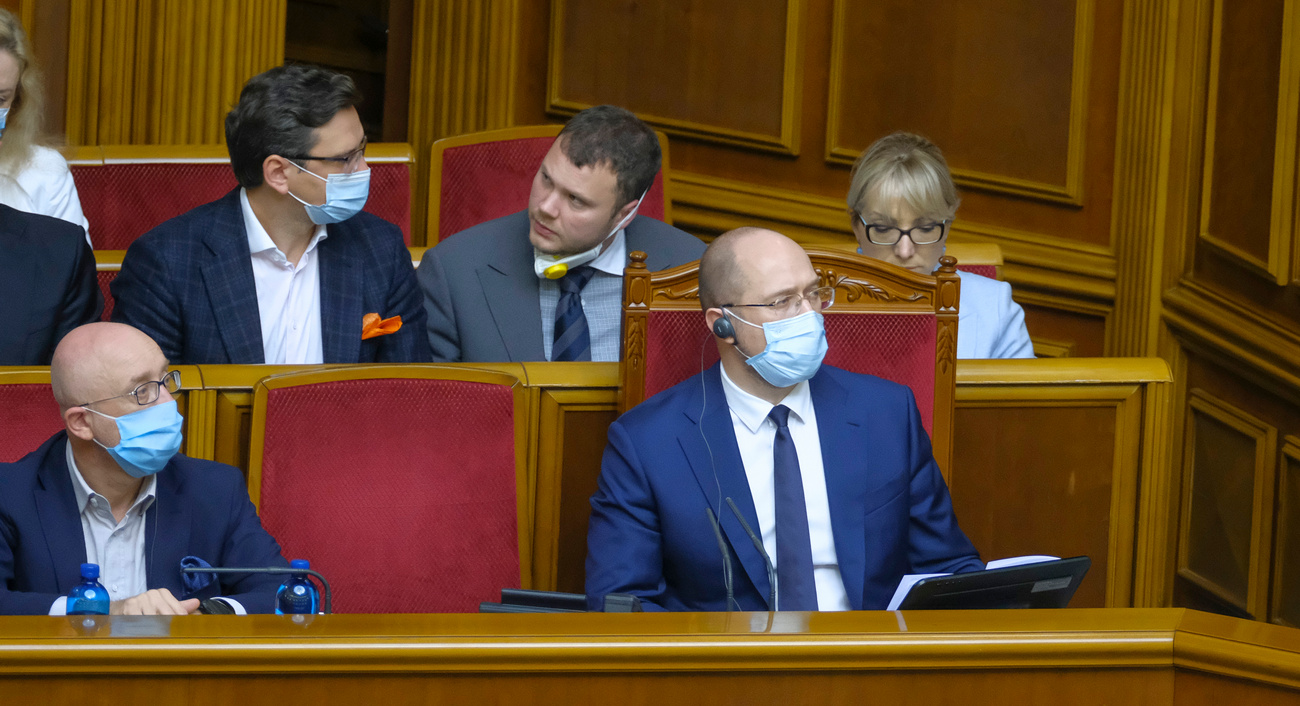 Бизнес-неделя: налоги для олигархов, регулирование цен на АЗС, обвал биткоина и Медведчук