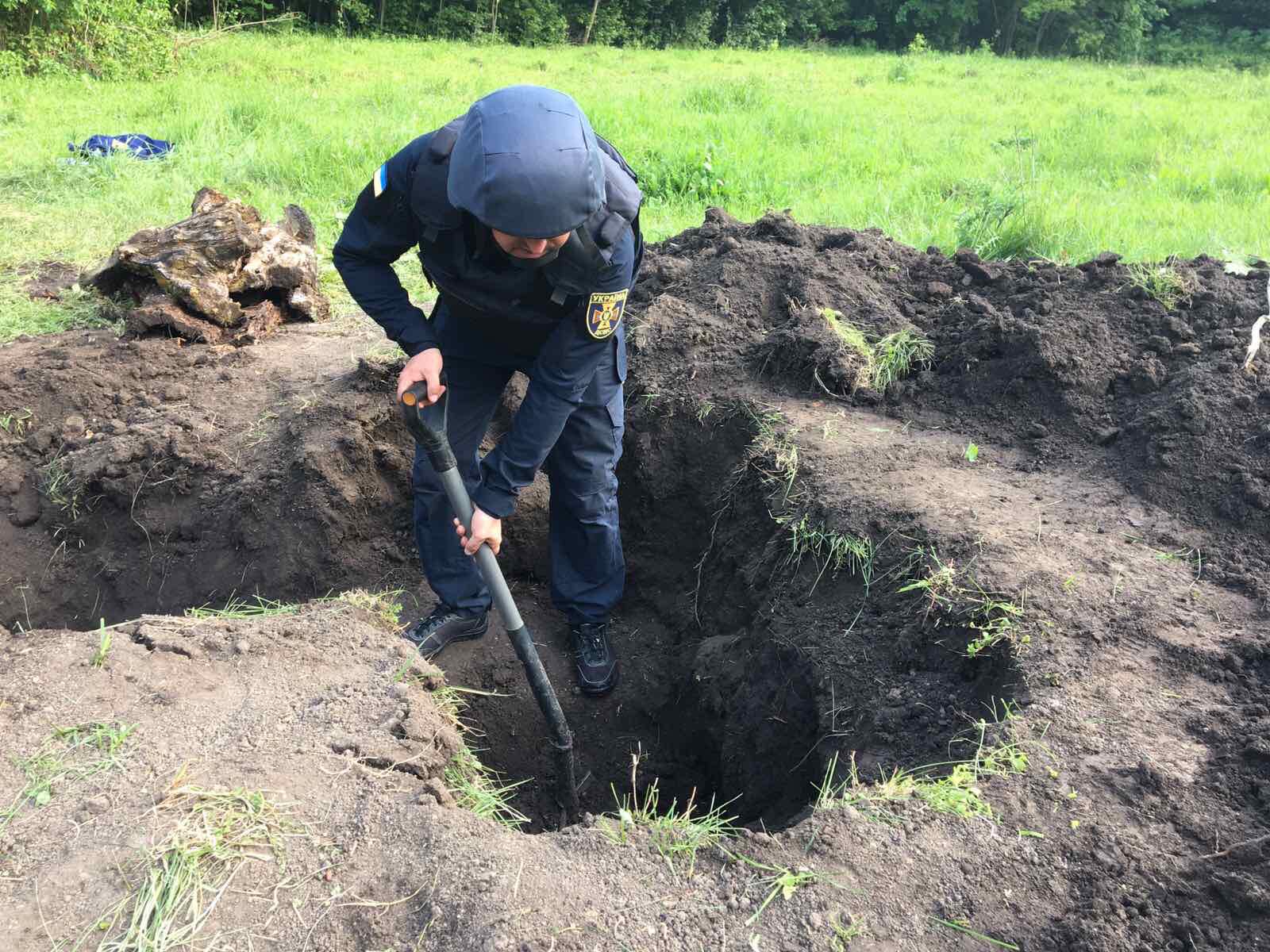 В Винницкой области в парке нашли более 600 мин и снарядов времен Второй мировой