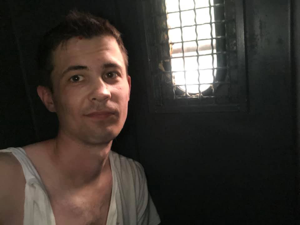 Дело Стерненко. Полиция бьет ногами задержанных под судом: фото, видео