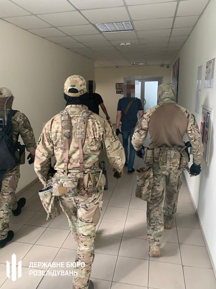 Фото: ГБР В Одесской мэрии закупили бесплатных учебников на 13 млн грн, идут обыски - ГБР