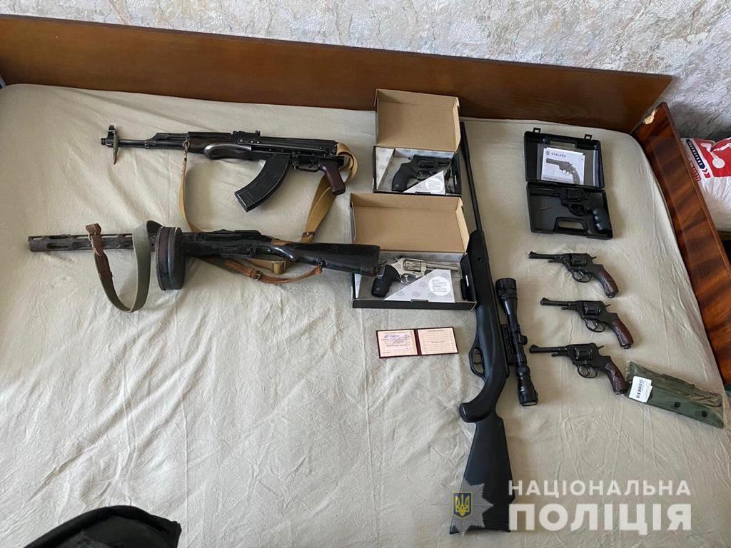 Фото 2 - пресс-служба Нацполиции Под Киевом произошла стрельба, есть раненый - фото