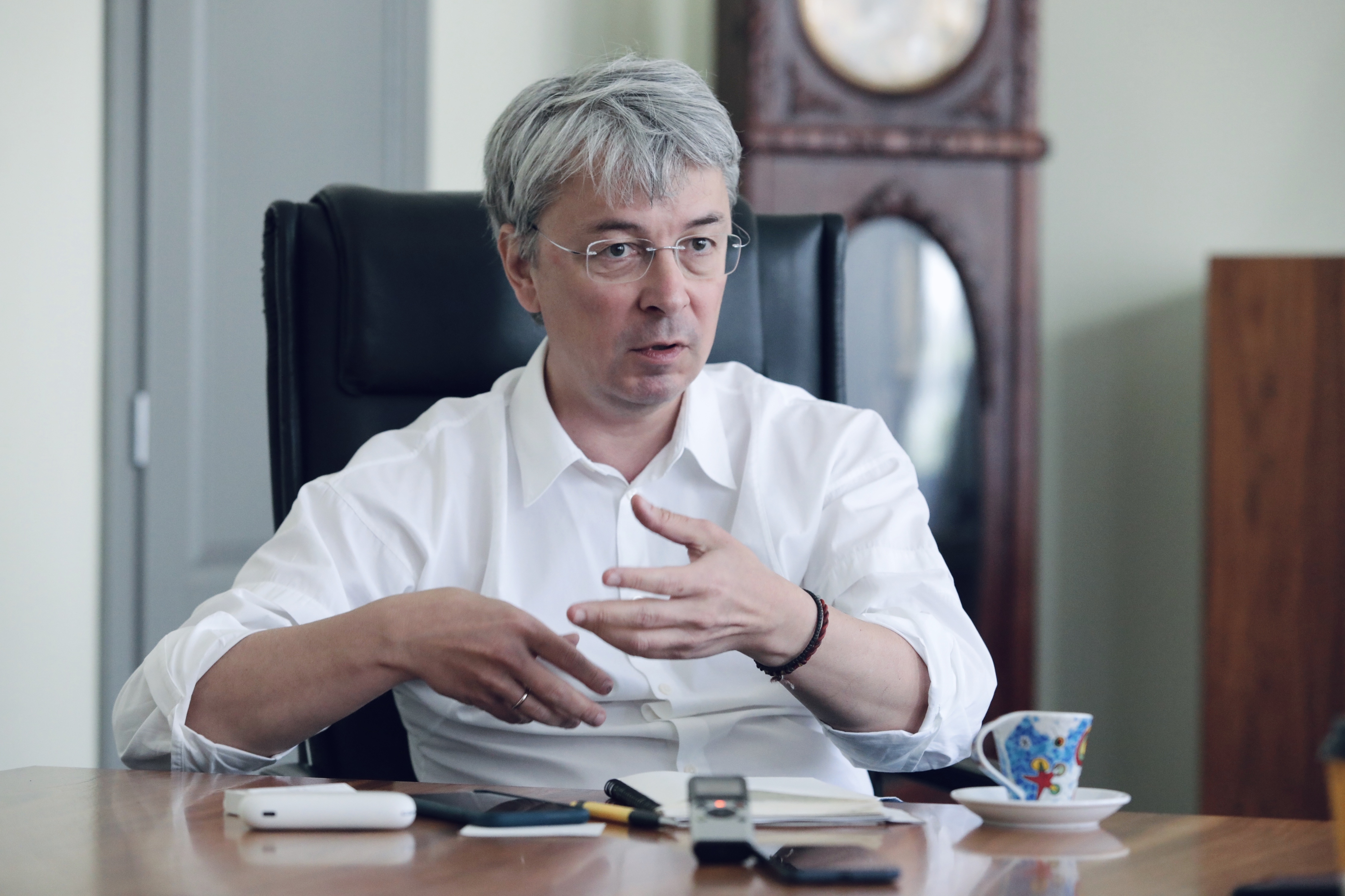 Министр Ткаченко: "От того, что я работал на канале Коломойского, я не стал Коломойским"