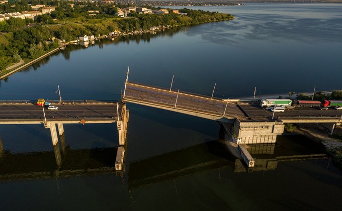 В Николаеве утром самопроизвольно поднялся разводной мост – фото, видео