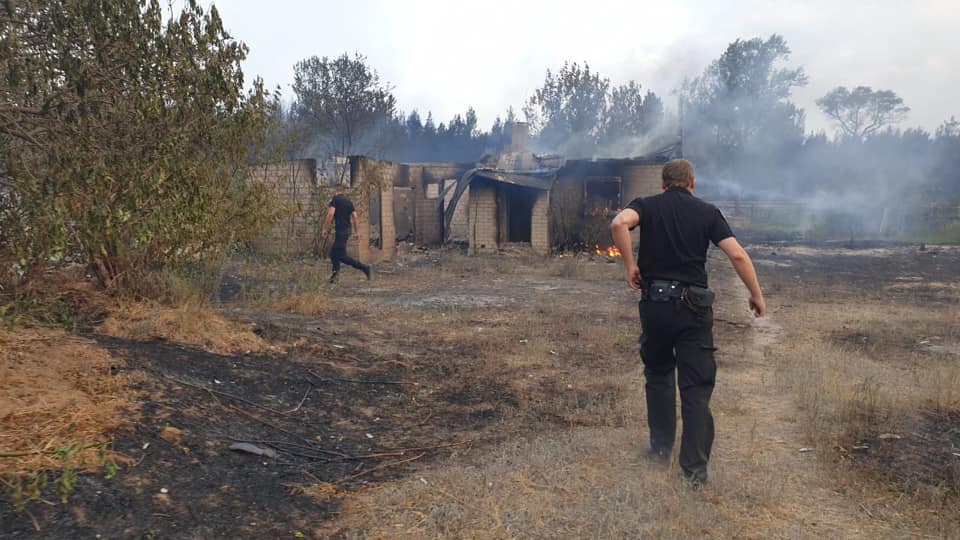 Ликвидация пожаров в Луганской области (фото - facebook.com csomvd) Ликвидация пожаров в Луганской области