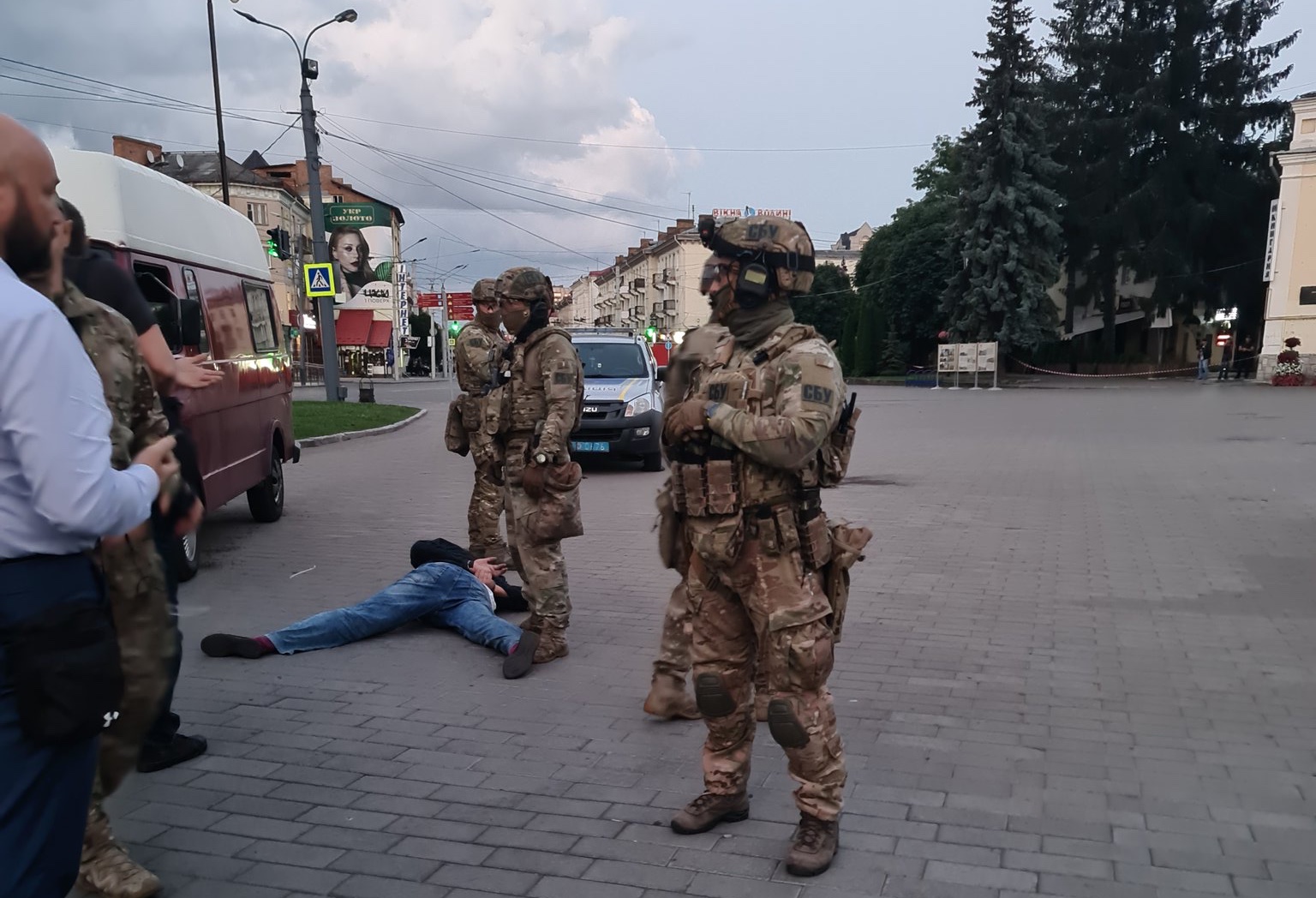 Задержание Кривоша (фото - Twitter Арсена Авакова) Задержание Кривоша (фото - Twitter Арсена Авакова)
