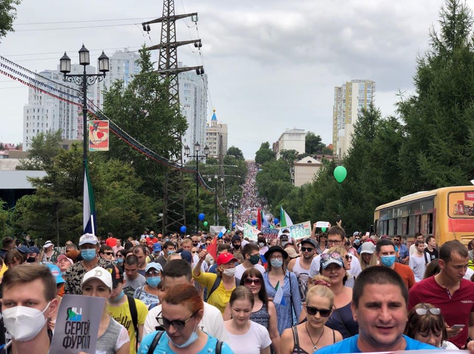 Акция протеста в Хабаровске (фото - facebook.com/alexandr.mirov) Акция протеста в Хабаровске