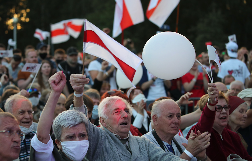 Митинг в Минске 30 июля 2020 года (Фото: EPA) Митинг в Минске 30 июля 2020 года (Фото: EPA)