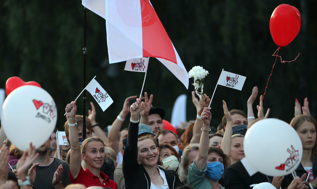 Митинг в Минске 30 июля 2020 года (Фото: EPA) Митинг в Минске 30 июля 2020 года (Фото: EPA)