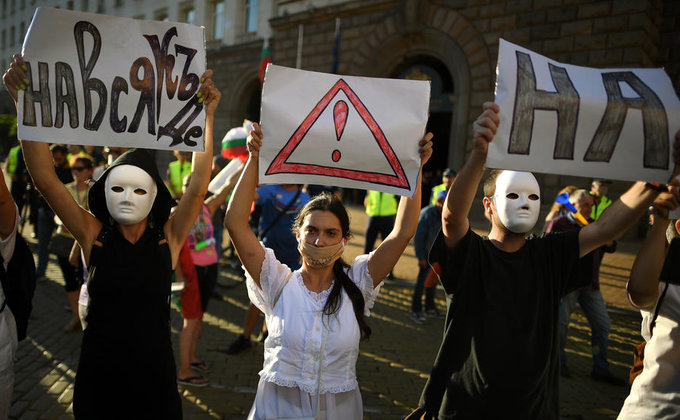 В Болгарии растет волна протестов, требуют отставки правительства: фото