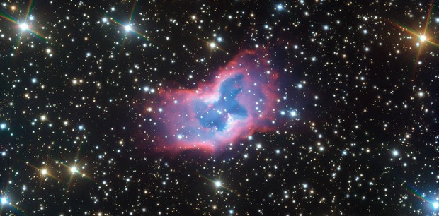В космосе сняли небесного мотылька размером в несколько световых лет – фото
