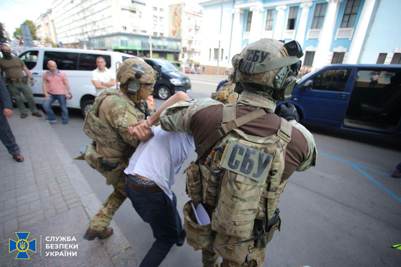 Задержание террориста в Киеве (Фото: пресс-служба СБУ) СБУ задержала террориста, захватившего отделение банка в Киеве