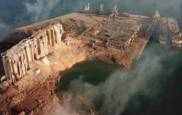 Взрывная воронка в порту Бейрута на спутниковых снимках и с дрона – видео
